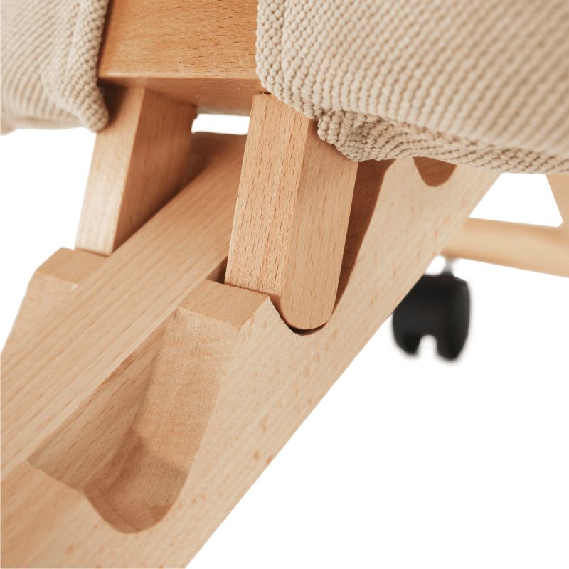 Moderná a ergonomická kľakačka, krémová-buk