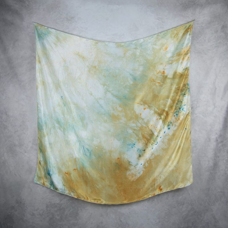 Hodvábna šatka VZOR_30, 85 × 85 cm, Made in Slovakia