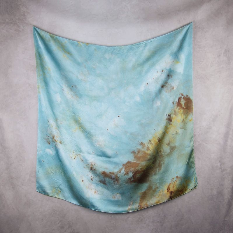 Hodvábna šatka LIMITED_311, 90×90 cm, ručne vyrábaná na Slovensku