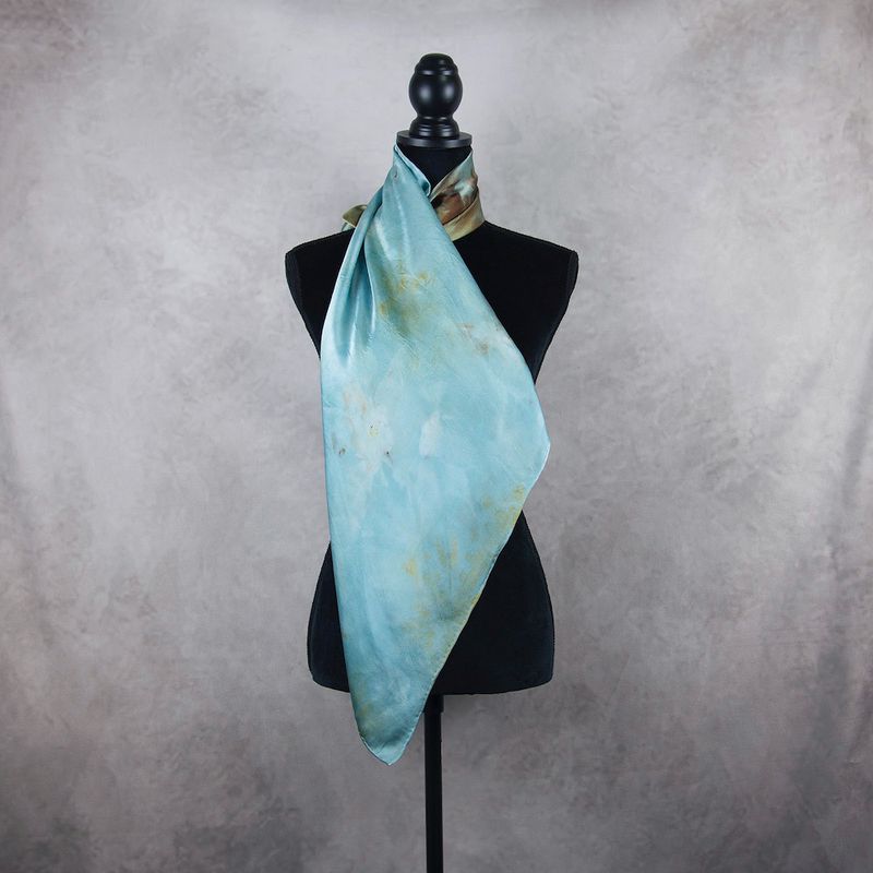 Hodvábna šatka LIMITED_311, 90×90 cm, ručne vyrábaná na Slovensku