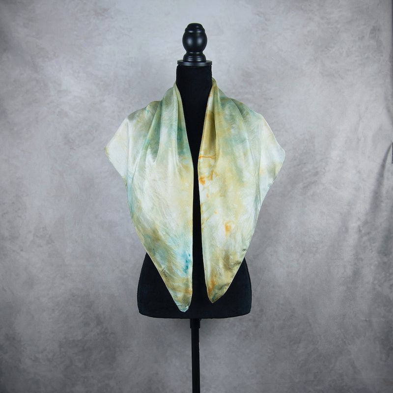 Hodvábna šatka VZOR_30, 85 × 85 cm, Made in Slovakia