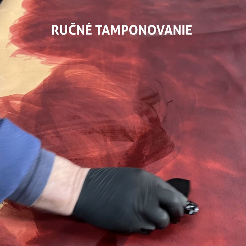 Kožená kabelka ručne tieňovaná v tmavo žltej farbe